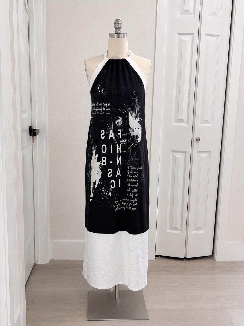 Sleeveless Black & White Graphic Halter Maxi Dress